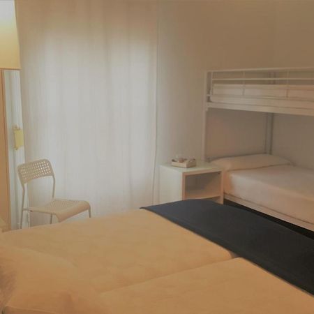 Hostal Santa Isabel Мадрид Экстерьер фото
