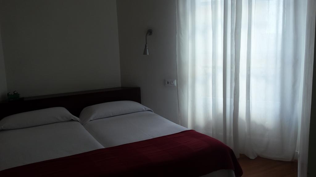 Hostal Santa Isabel Мадрид Экстерьер фото