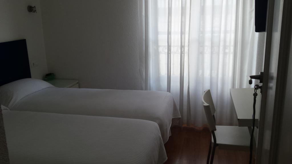 Hostal Santa Isabel Мадрид Экстерьер фото