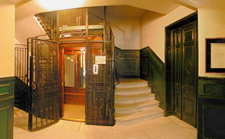 Hostal Santa Isabel Мадрид Экстерьер фото